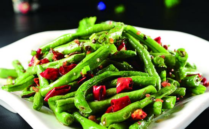 营养最高的豆子：四季豆营养功效有哪些？怎样防止食用四季豆中毒？