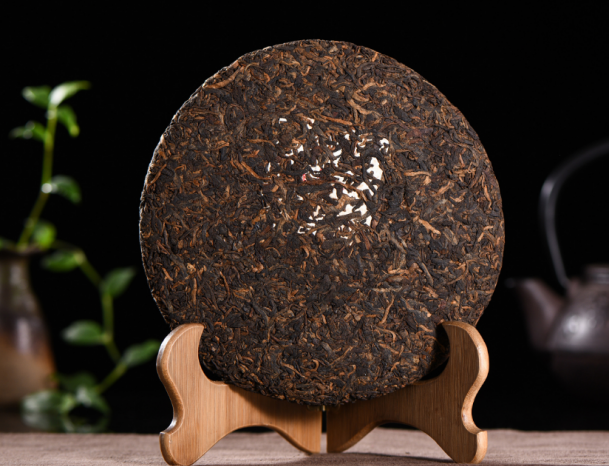 台地茶与古树茶的区别是什么？五处明显不同，教你简单的鉴别方法!