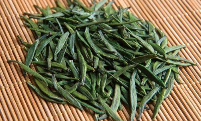 竹叶青茶和雀舌的区别是什么？外形细微不同，细心留意就能发现!