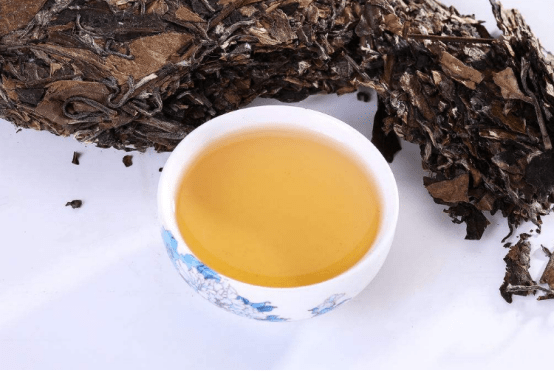 白茶属于什么茶？它有怎样的功效？带你了解全面白茶！