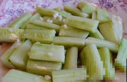 8种夏季最火凉拌菜，5分钟就上桌，一顿能吃3个馍！