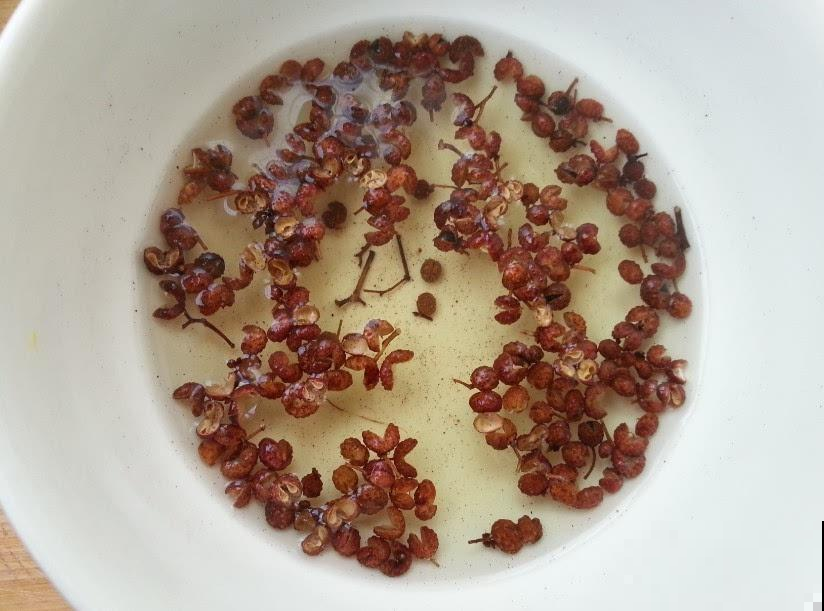 这种调料原来是驱虫高手，往盆边一放，虫子闻风丧胆的逃窜！
