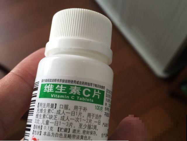 养花就得用些奇葩招，他每天给花灌酒、扎针，结果盆盆爆小崽！