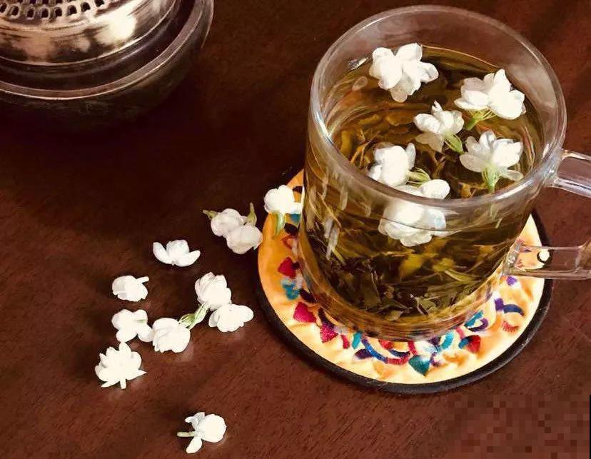 这花好看还好养，揪片花瓣泡茶喝，清热去火解暑气！