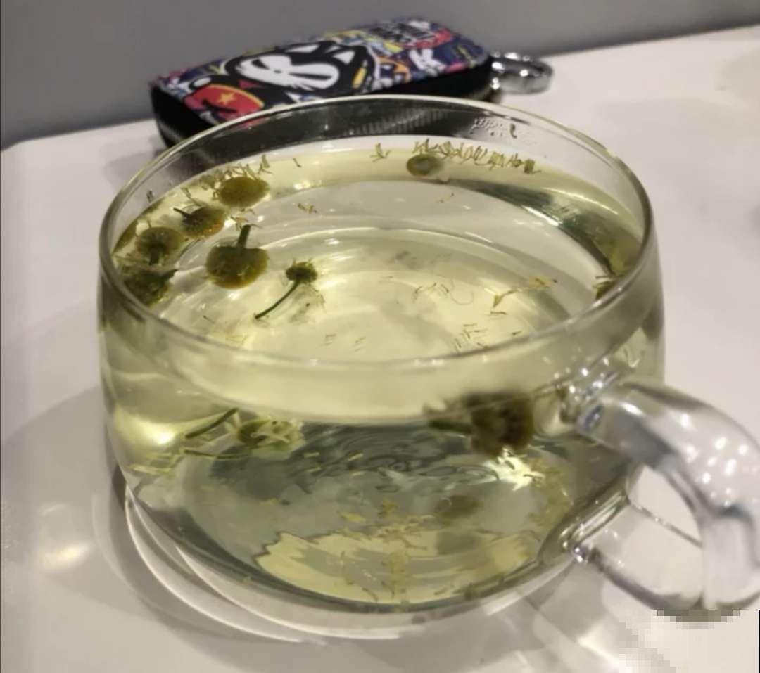这花好看还好养，揪片花瓣泡茶喝，清热去火解暑气！