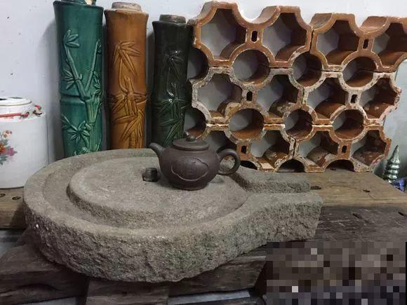 几十个高价花盆，被扔在垃圾桶旁，捡还是不捡？