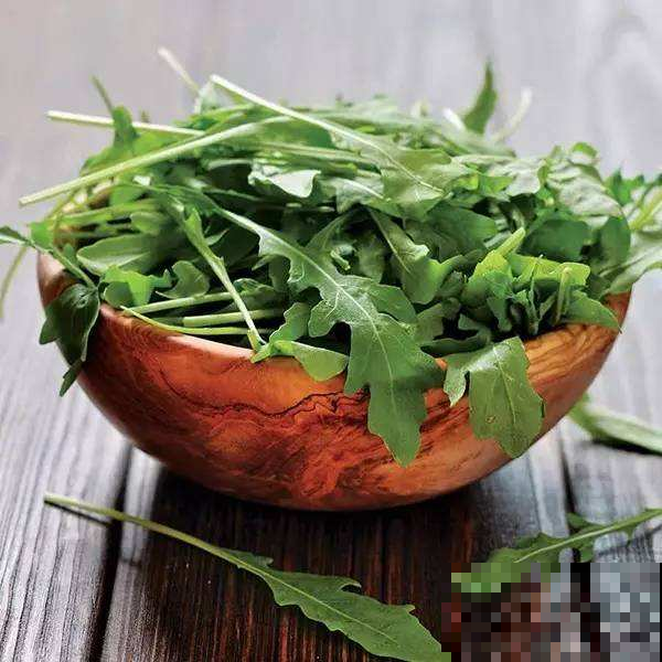 他在阳台上种芝麻，收获一堆小芝麻炒着真香，只要这么做就行！