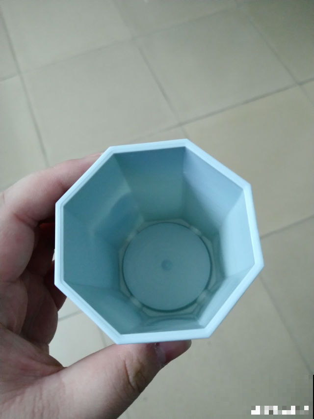 你还在用这种盆养花？怪不得一棵棵都死翘翘，换下来就赶紧扔掉！