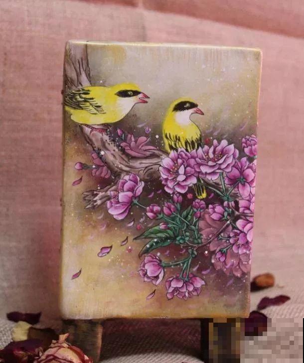 她家的花盆，比多肉数量还多，每一个盆都是一幅漂亮的画作！