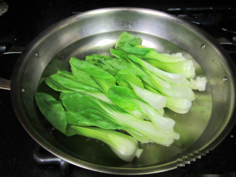 隔7天给花喝点菜汤，窜的止不住，几天就长出一簇大绿叶！