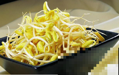 家里有黄豆，自己闷，就能闷出豆芽菜！