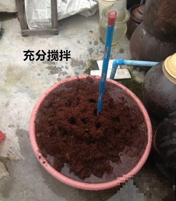 它是养花万能土，松软像发糕，这下不用担心板结了！
