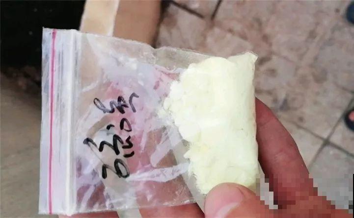 土里埋个废铁钉，养花再也不黄叶，疯长起来拦不住！