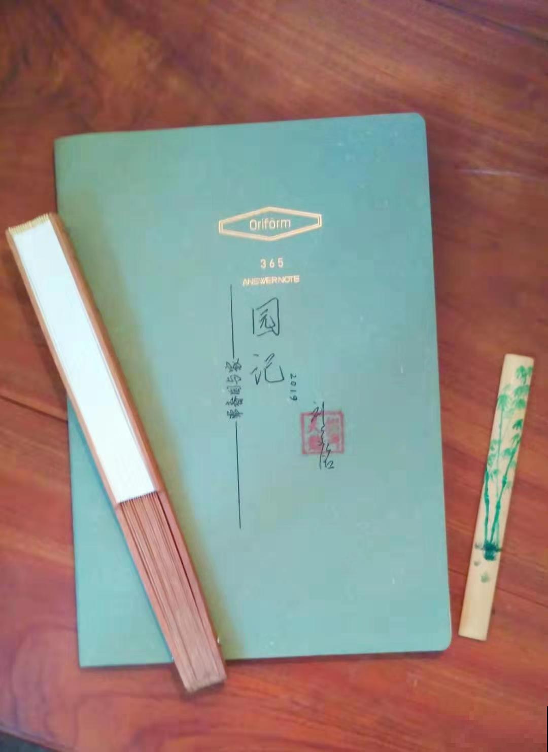 16岁男孩，为重病奶奶建花园，2年种了上百盆花！