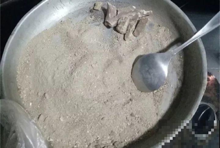 这6种养花底肥，埋一次管用大半年，秋天换盆少不了！