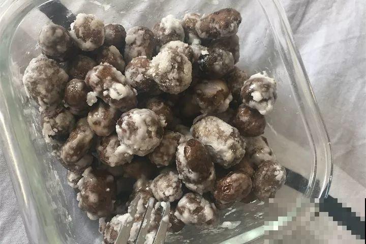 花生去壳丢水里，能吃能赏能结果，比绿萝还小清新！