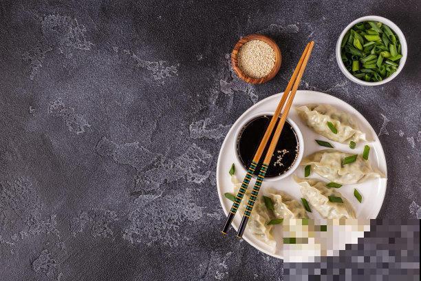 7招教你煮饺子，破皮粘锅不存在，这样吃贼香
