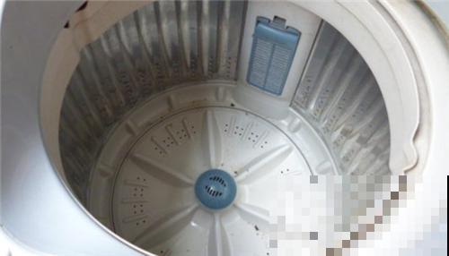 你从不清理洗衣机内部？怪不得洗完衣服穿着发痒，这么做省事简单