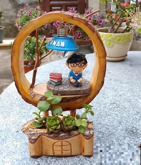路边扔的木桩子，捡回家切几刀，种上花后多少钱也不卖！