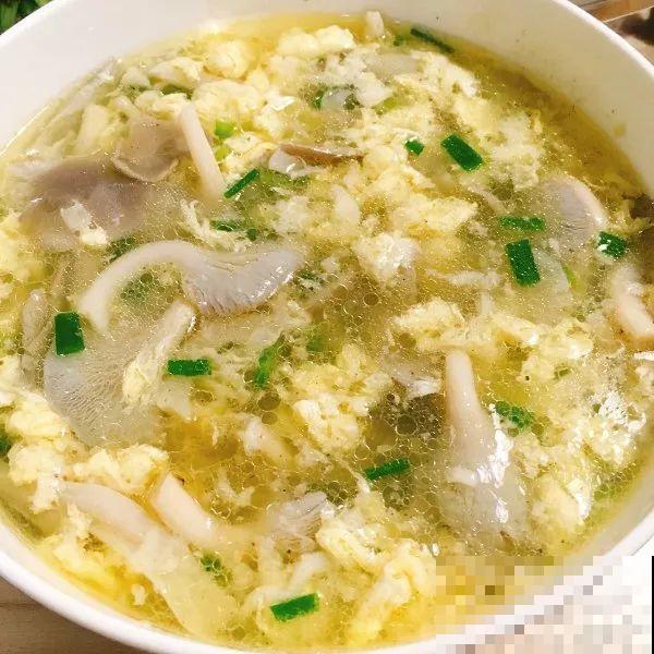 家里阳光差，试着养盆它，不但长的快还能吃！