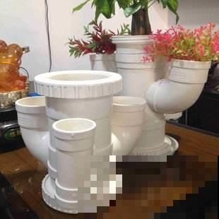 冬天家里花太多没地放？工地捡几根pvc管，几下就拼出大花架！