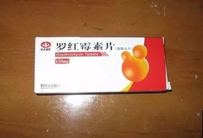小药片磨成粉，兑水一浇，叶子油亮花开爆！