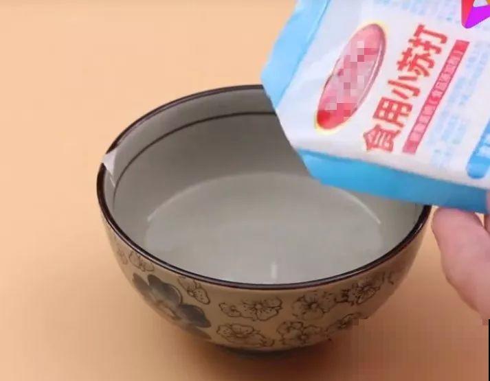 冬天不方便换盆？那就撒把这种肥，长得壮还能防烂根！