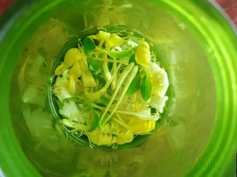 这花比茉莉还香，现在养夏天就能开，还省了一笔茶叶钱！