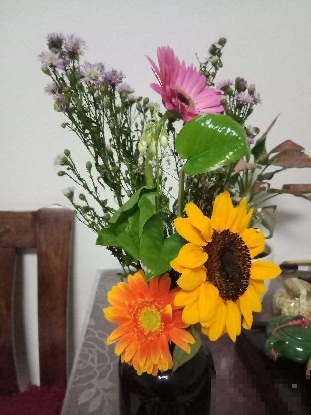 鲜花插瓶里，水里加点它，花期延长1个周