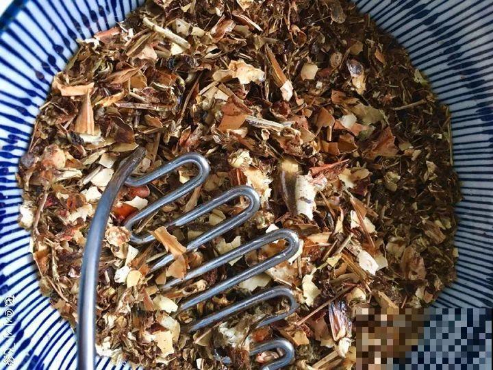 冬天不方便换盆？那就撒把这种肥，长得壮还能防烂根！