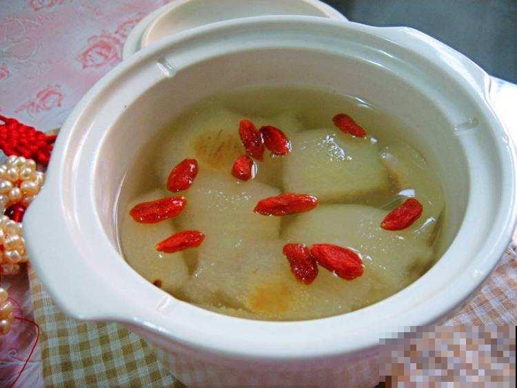 在家自制蜂蜜柠檬水，喝完神清气爽，身体好还美容！