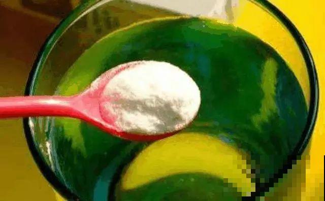 小心点，给花浇上84消毒液，直接活不过3天！