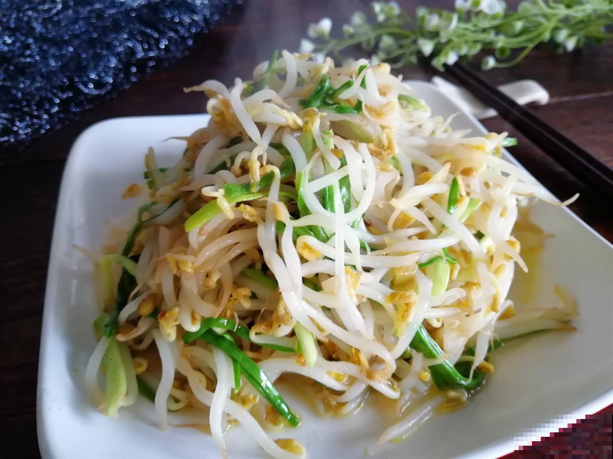 不想去超市人挤人买菜，不如在家发点绿豆芽，两三天就搞定！
