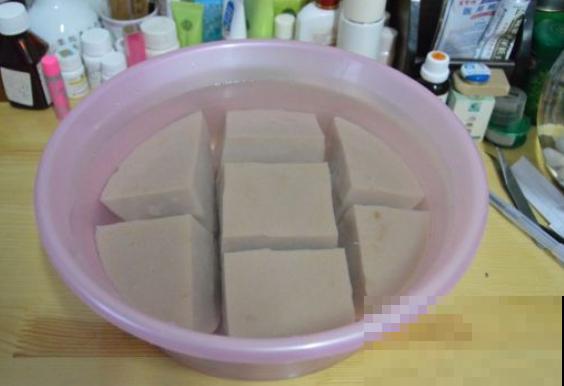 农村一种树，摘下种子能做豆腐，鲜嫩爽滑像果冻！