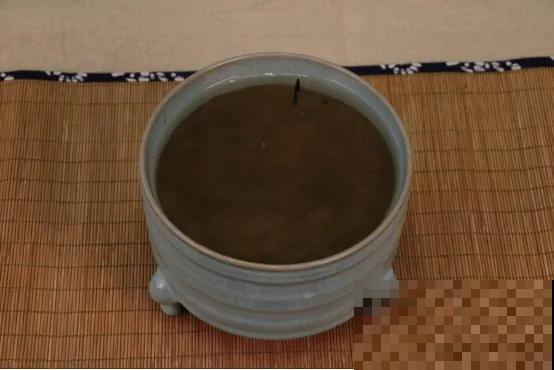 碗莲种在大缸里，越热越晒越开花，比脸盆还大！