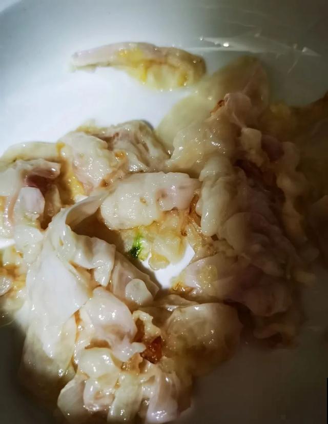 玉兰花真好吃，掐一把炒鸡蛋，竟然满嘴鸡肉味