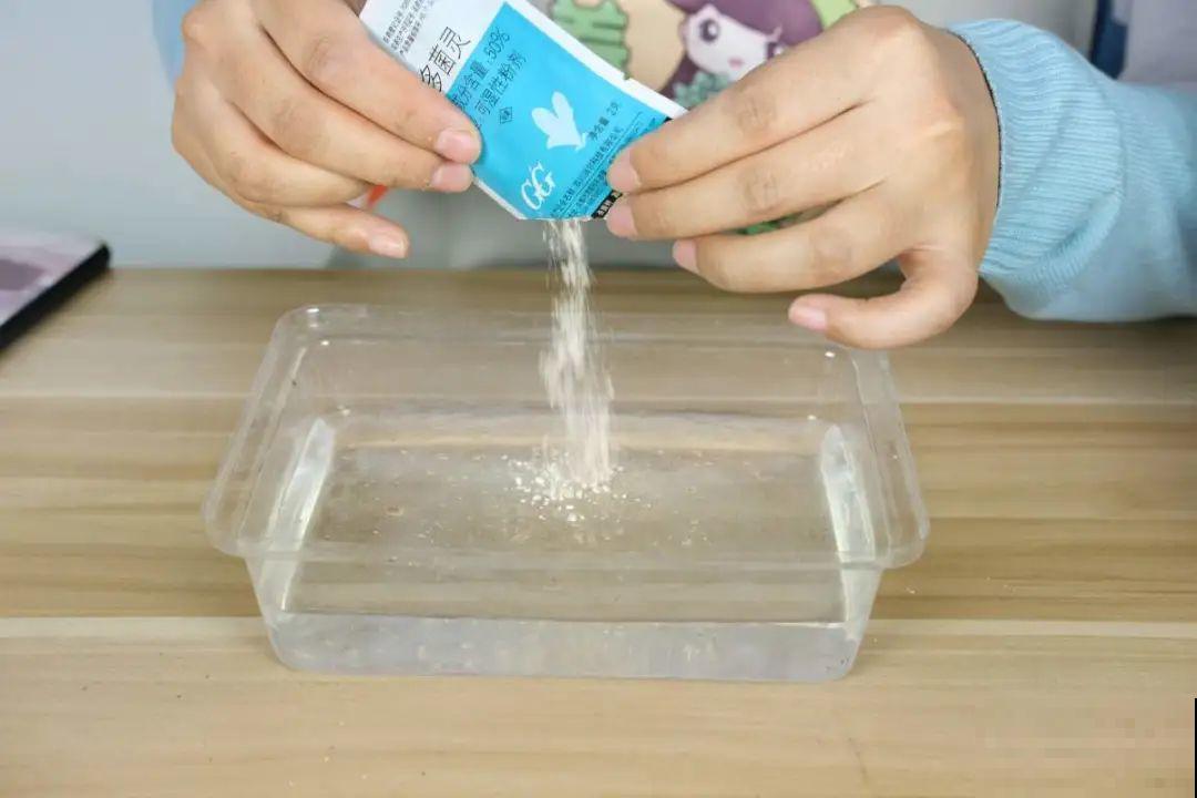 给花喷点杀菌水,叶子斑点全消灭,花越长越旺! 给花喷点杀菌水,叶子斑点全消灭,花越长越旺!