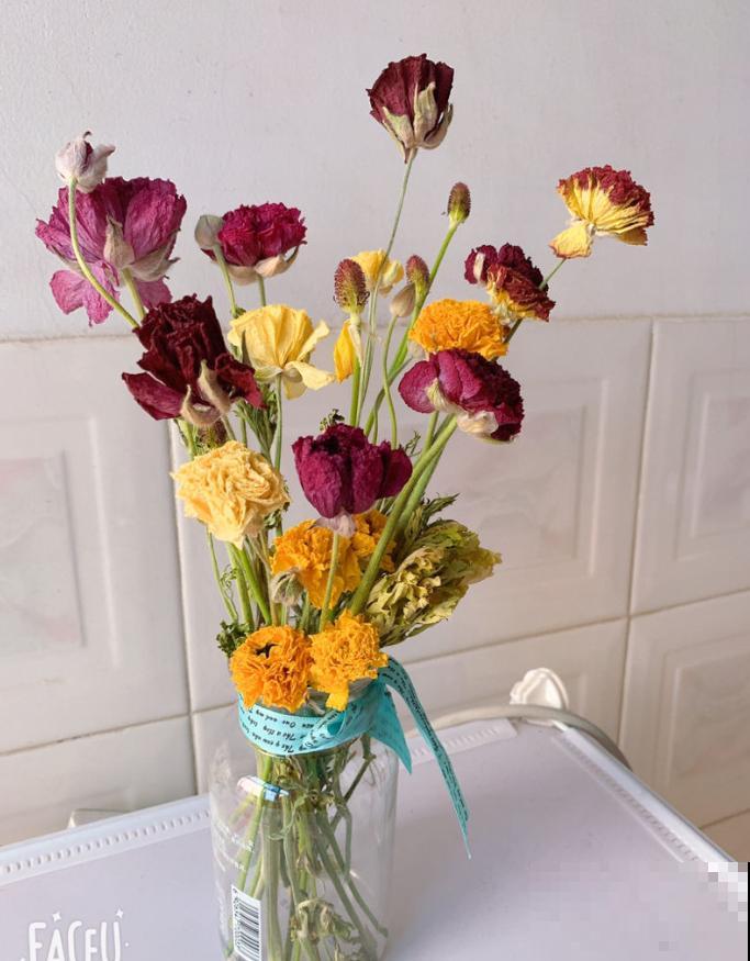 带花泥的花束,买回家这么养,看个3年没问题! 带花泥的花束,买回家这么养,看个3年没问题!