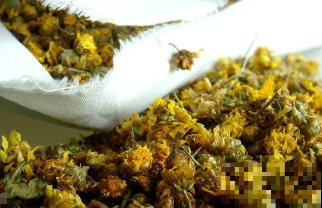 这些花对睡眠有好处，晒干后装枕头里，一觉睡到大天亮！