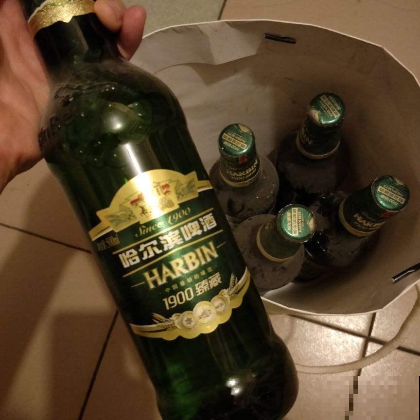 4种花爱喝啤酒，半个月给它喂1盅，越喝叶子越绿