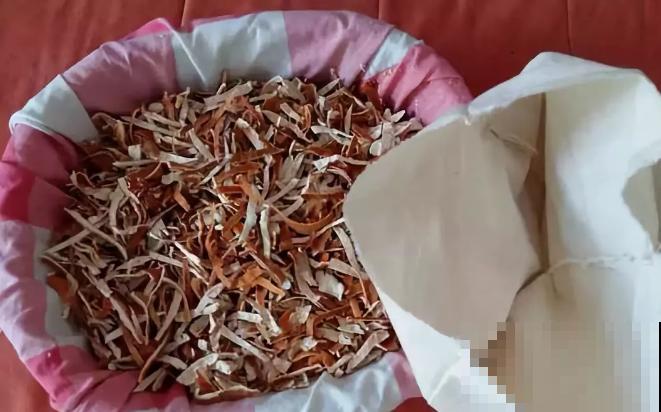 这些花对睡眠有好处，晒干后装枕头里，一觉睡到大天亮！