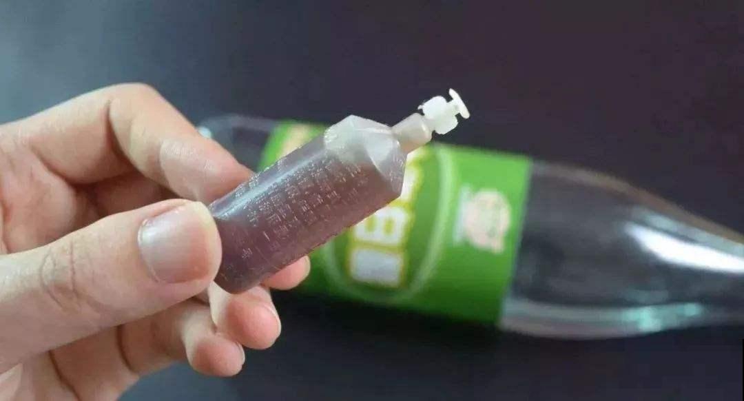 花“中暑”咋整？喝瓶藿香正气水，分分钟支楞起来！