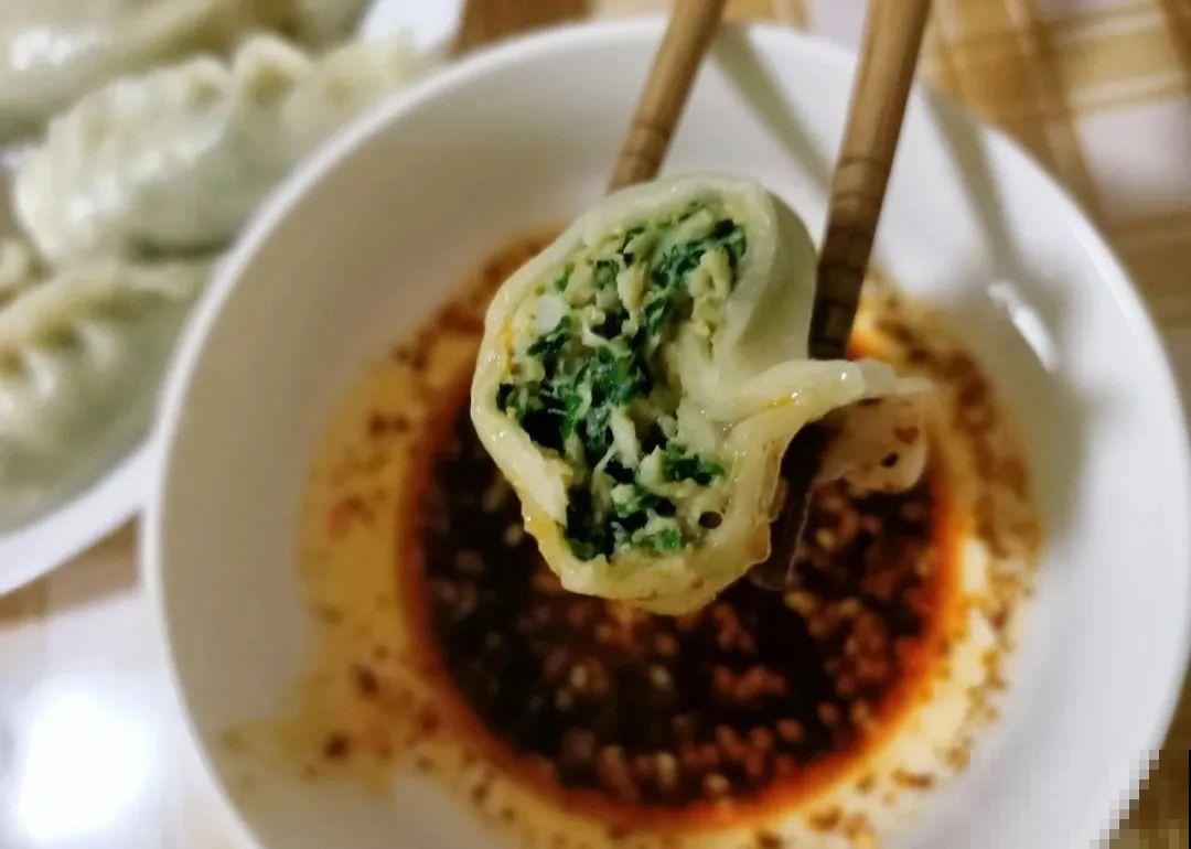 7月野菜金不换，2块钱一捆，凉拌吃格外香！