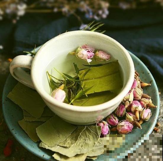 夏天喝杯养生茶,去湿除寒,身体一年都受益! 夏天喝杯养生茶,去湿除寒,身体一年都受益!