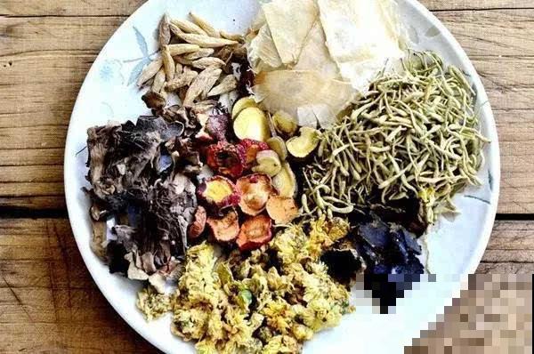 夏天喝杯养生茶,去湿除寒,身体一年都受益! 夏天喝杯养生茶,去湿除寒,身体一年都受益!