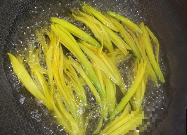 夏天这8种花，可以当菜吃，再不摘就没了！