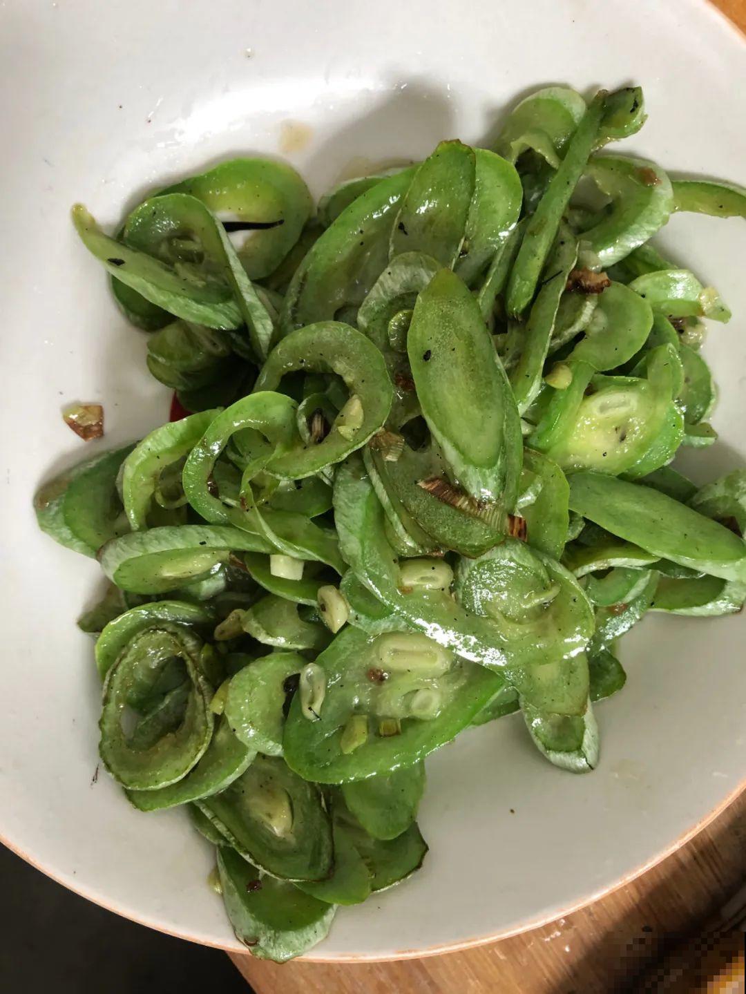 西红柿养成树,1年能结6000斤果,巨无霸第一次见! 西红柿养成树,1年能结6000斤果,巨无霸第一次见!