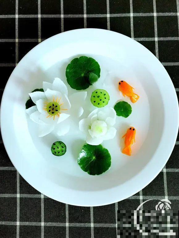 女儿辞职，回家养花，老爸说：15亩地，你负责养花，我负责蔬果！