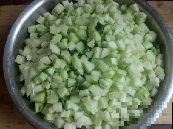 邻居酱黄瓜的秘方，好吃停不下来，一顿能吃三碗米饭