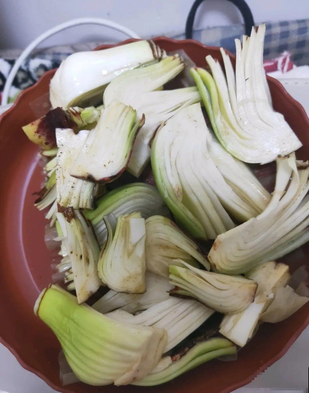 养花要狠得下心，枝条剁八段，呼呼长成新盆栽